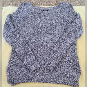 Gently Used ..no snags..American Eagle sweater. Great for fall